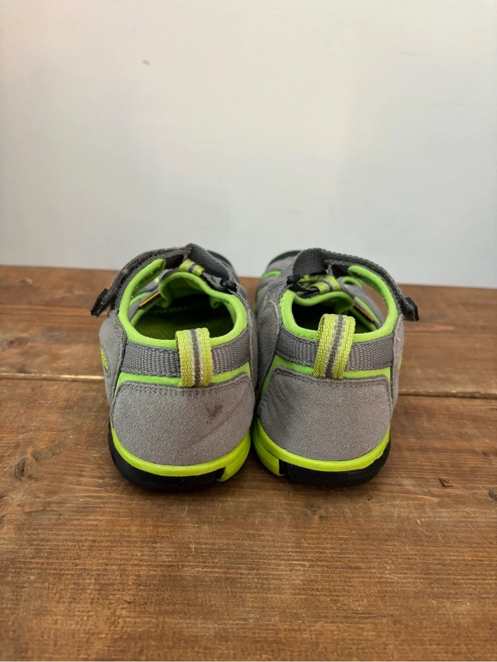Keen breathable gray